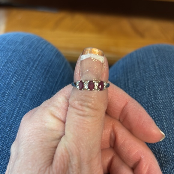 10K solid gold Ruby and Diamond Ring - Picture 15 of 15